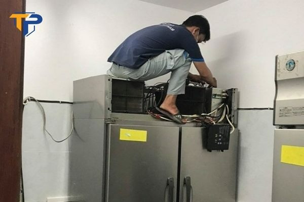 Sửa tủ lạnh hitachi inverter tại Hà Nội